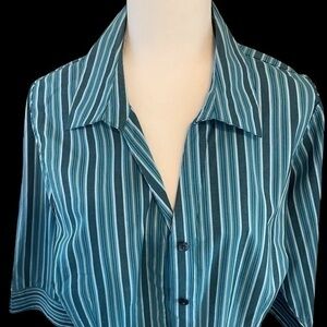 St. John’s Bay Woman’s Work Shirt | Size 1X